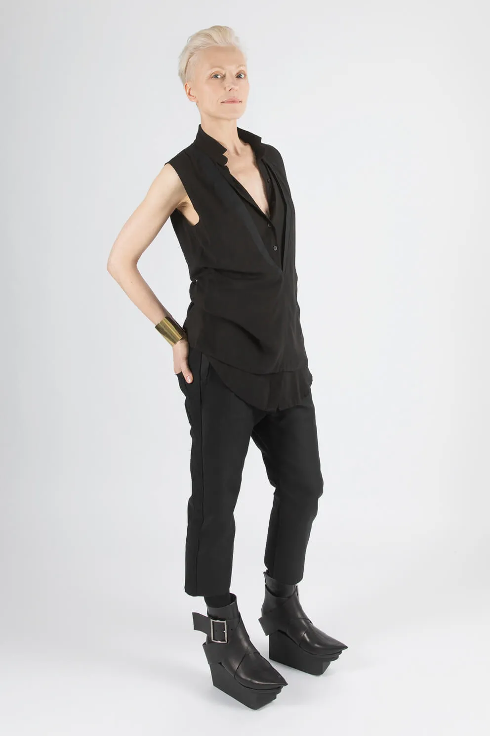 DOUBLE COLLAR - Sleeveless Shirt