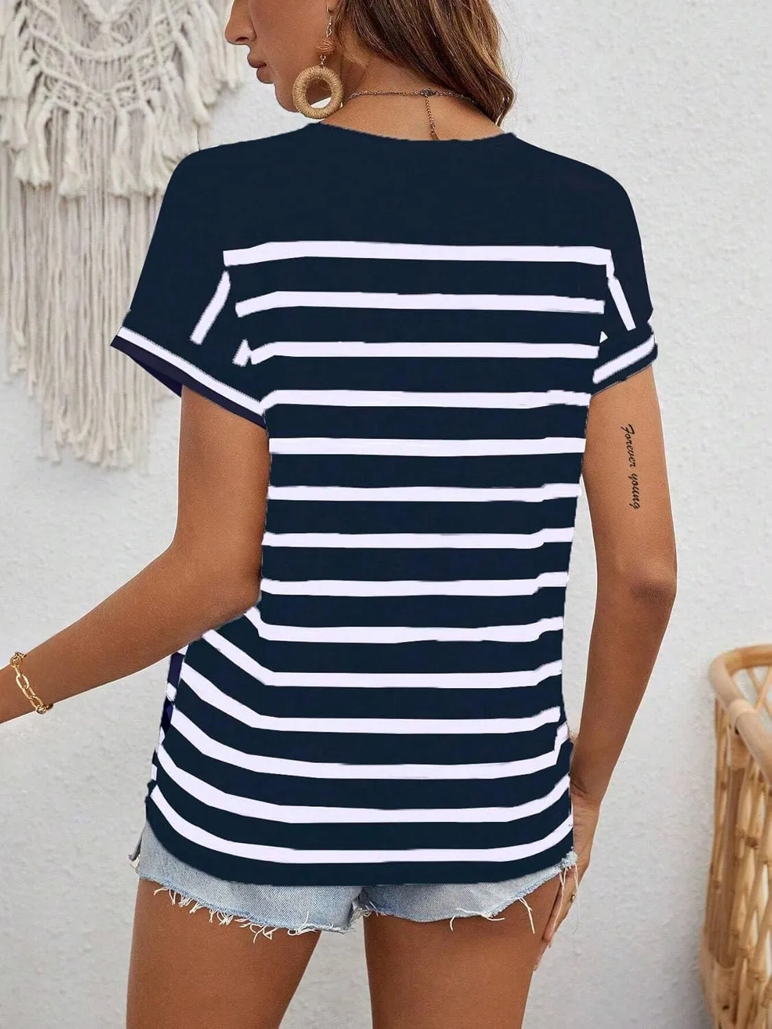LilyCoco Womens Short Batwing Sleeve Striped Shirt Crew Neck Tops Casual Loose Fit Tee