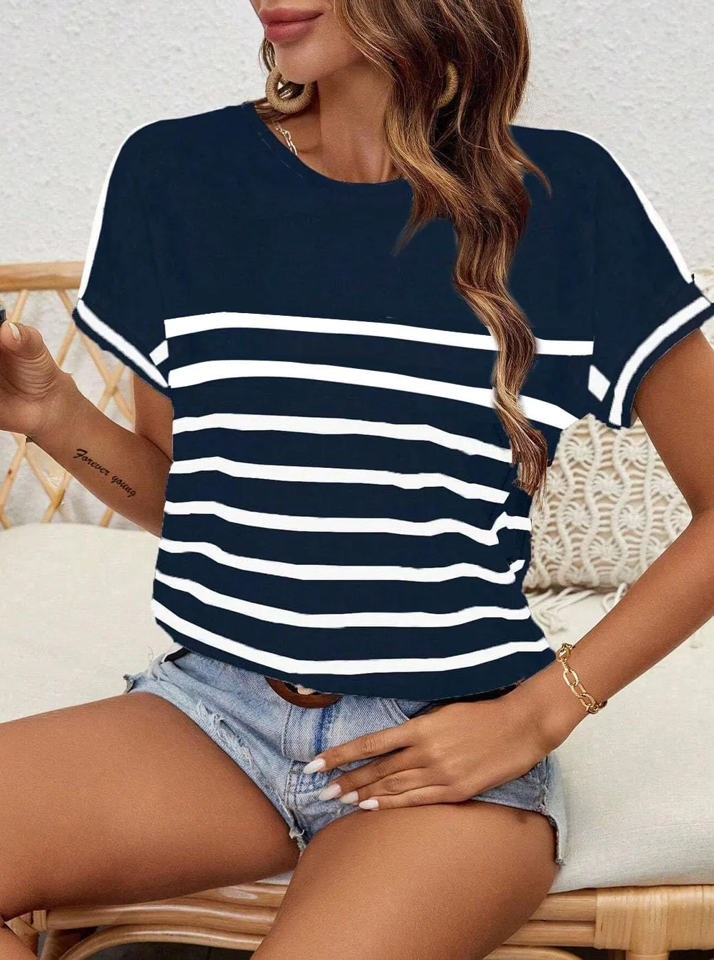LilyCoco Womens Short Batwing Sleeve Striped Shirt Crew Neck Tops Casual Loose Fit Tee