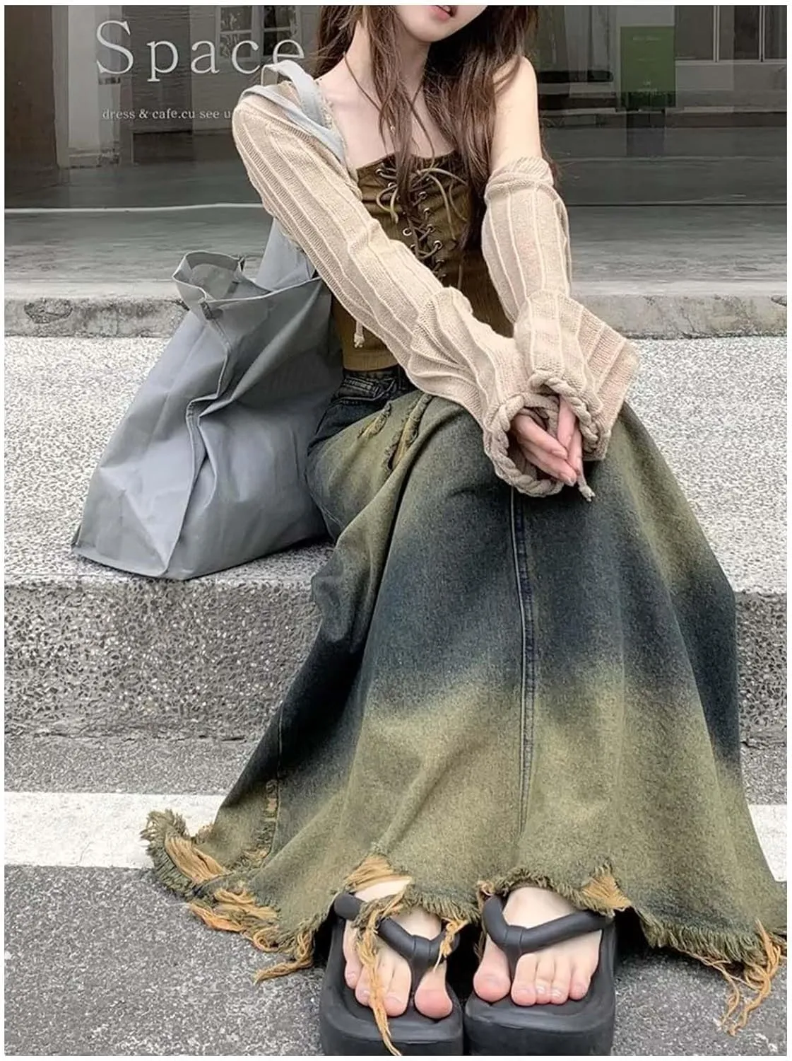 Women's Vintage Distressed Maxi Denim Skirt High Waisted Ombre Distressed Denim Maxi Skirt with Ripped Details