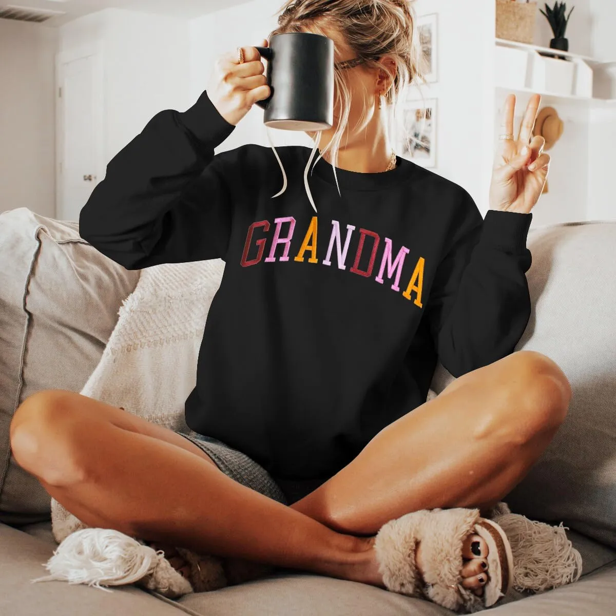 YI XIANG RAN Grandma Sweatshirt for Women - Embroidered Long Sleeve Pullover Top, Oversized